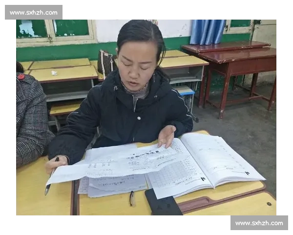 战术大师的博弈，解说员细致分析，尽显智慧光芒！